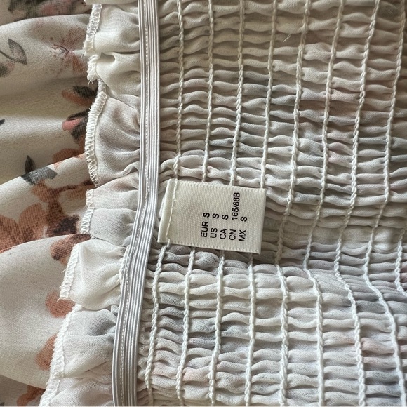 Off Shoulder Floral Dress - Picture 3 of 5